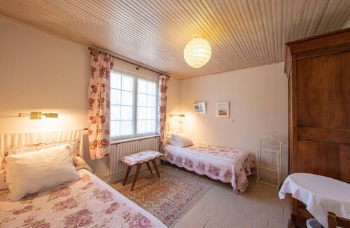 Saint-Benoit-sur-Loire Bed & Breakfast | Quiet Rooms and Suites with Wifi and Pets Allowed