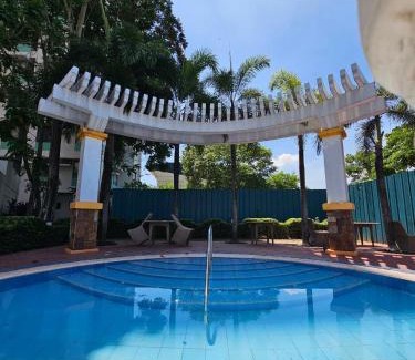 Marikina Apartment | Quiet room with Swimming pool access