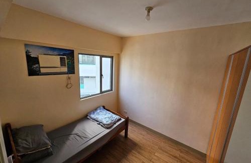 Marikina Apartment | Quiet room with Swimming pool access
