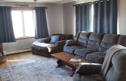 North Vassalboro House | Quiet setting 1 minute drive to China lake boat launch and ATV trail