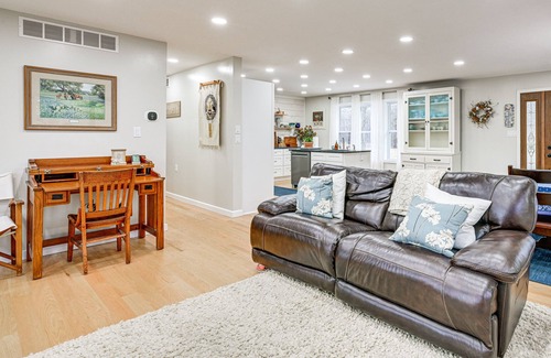Elwell House | Quiet Shepherd Home: Near CMU Campus!