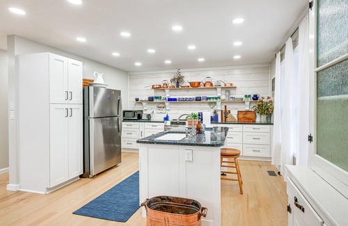 Elwell House | Quiet Shepherd Home: Near CMU Campus!