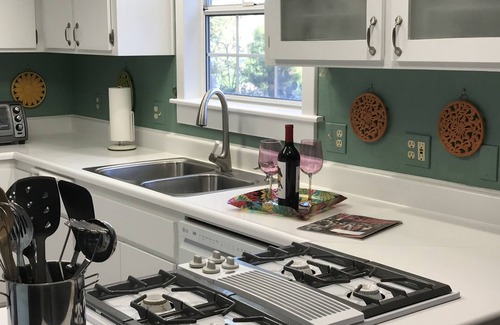 Carpenter Canyon Cottage | Quiet, Stand-alone Country Granny Cottage near the Village,