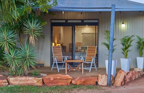Cable Beach Apartment | Quiet Studio Hideaway 5 minutes Walk to Cable Beach