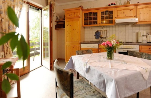 Maria Taferl Apartment | Quiet, sunny vacation apartment with garden view
