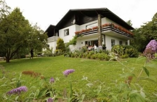Maria Taferl Apartment | Quiet, sunny vacation apartment with garden view