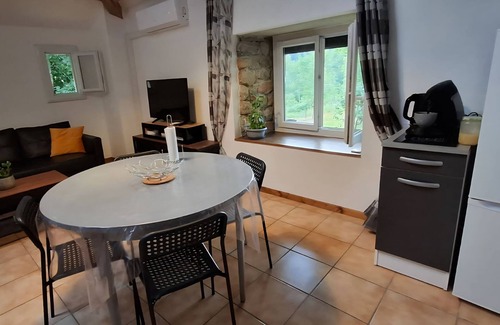 Chaneac Apartment | Quiet vacation rental for 4 people with family or friends