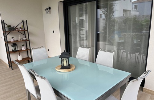 Montblanc Villa | Quiet villa with spa, very well located for visiting the region, beach 20 min away.
