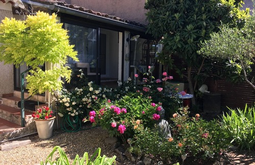 Carces House | Quiet village house with garden