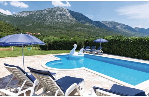 Ploce Villa | Quiet Village Villa