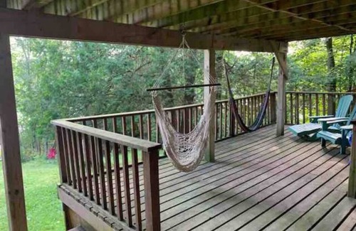 McKellar Cottage | Quiet Waterfront Cottage near Parry Sound