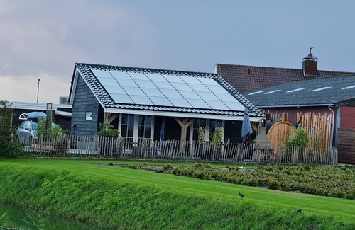 Sint-Annaland Ski Chalet | Quiet wellness chalet overlooking the polder
