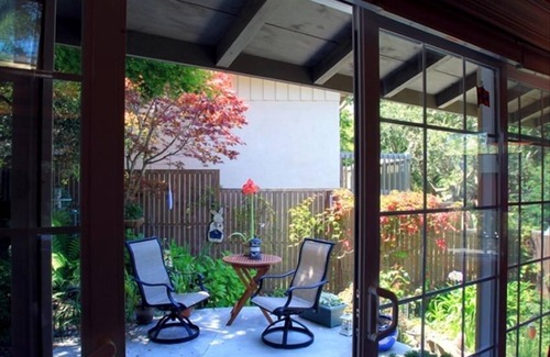 Northwest Carmel Apartment | Quiet wooded Guest Cottage