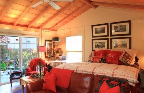 Northwest Carmel Apartment | Quiet wooded Guest Cottage