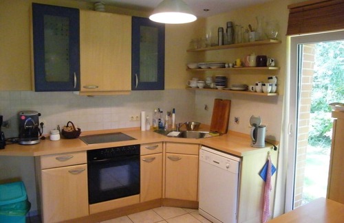 Balje House | Quietly located detached house between fields and bird sanctuary