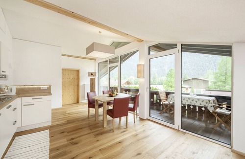 Leutasch Apartment | Quietly situated house - ideal starting point for hiking, cycling and cross-country skiing