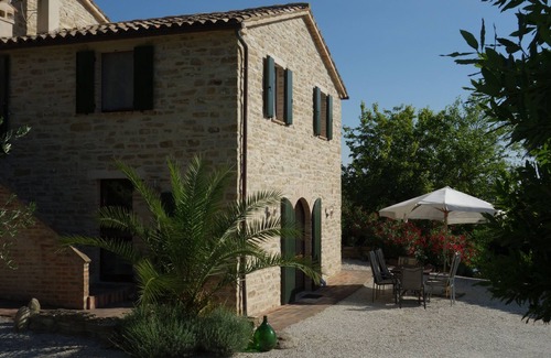 Cupramontana House | Quietly situated vacation home with pool for 12-14 pers.