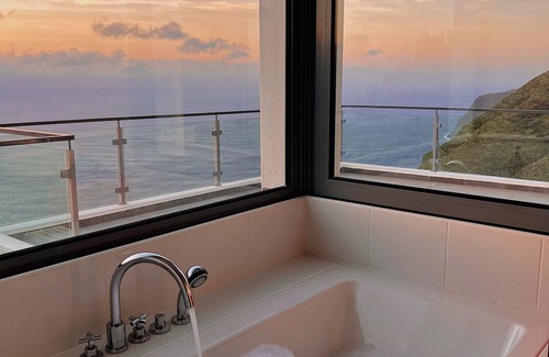 Paul do Mar Villa | Quinta Pereira . beautiful panoramic views and ocean sunsets