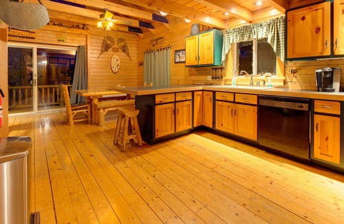 North Anson House | Quintessential Maine Log Home with Private Shore. Stone Fireplace.Pet Friendly!