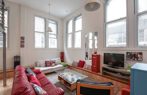 Liverpool City Centre Apartment | QUIRKY LOFT IN LIVERPOOL CITY CENTRE