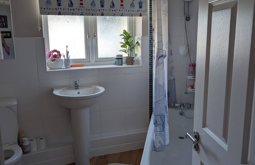 Hythe Apartment | Quite location near to the canal