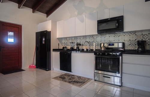 Shiribana House | Quite Villa, with pool. Easy drive to beaches. With car rental options.