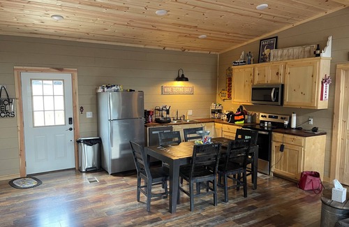Daisy House | "QUITTIN TIME" Brand New Beautiful Cozy Lake House in Daisy on Lake Greeson!