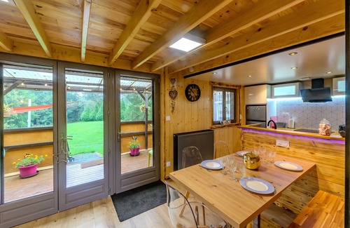 Floyon House | Rêves au Chalet - maisonnette avec jacuzzi