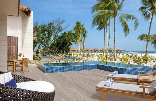 Huruelhi Island House | R 1656 Radisson Blu Resort Maldives