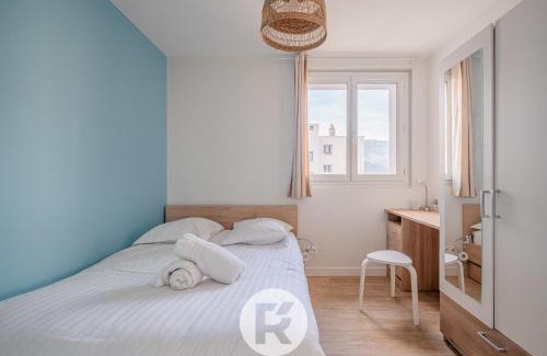 Secteur 3 Apartment | R'Apparts T4 L'atypique