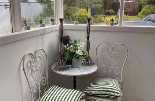 Maryborough Cottage | R&R Blue Diamond Luxury Cottage Maryborough, Vic