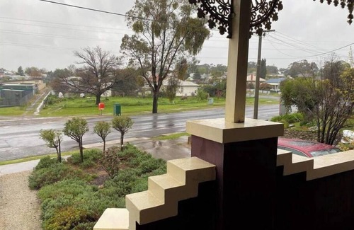 Maryborough Cottage | R&R Blue Diamond Luxury Cottage Maryborough, Vic