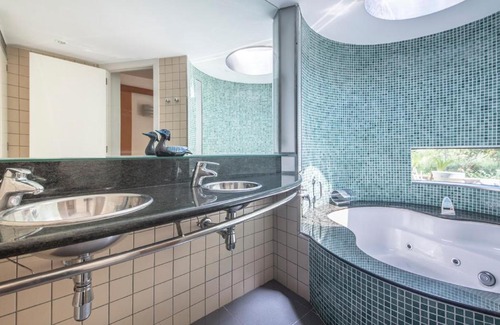Roda de Bara Villa | R106 Deluxe villa in Roda de Bara