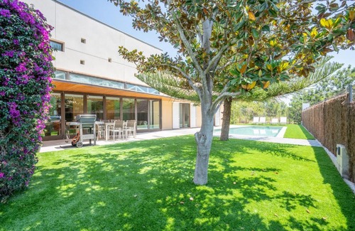 Roda de Bara Villa | R106 Deluxe villa in Roda de Bara