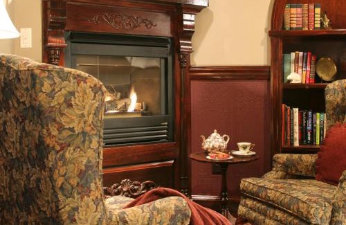Lower Waterford Hotel | Rabbit Hill Inn