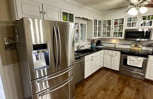Cascade House | Race fans come on Down! 16 miles to Martinsville speedway