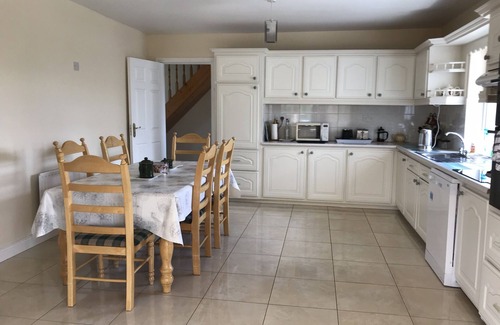 Dingle House | Racecourse House Been Bawn