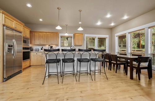 RiverWild House | Rafters Court River Wild | Mt Bachelor Village Resort, pool hot tub pet (dog) friendly