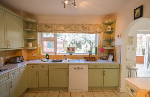 Friars Cliff House | 'Raggleswood' - a seaside home on Friars Cliff, Mudeford