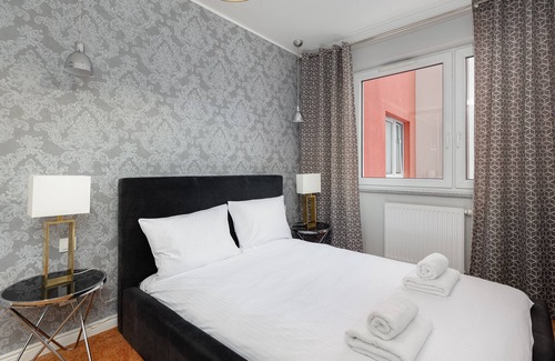 West Pomeranian Voivodeship Apartment | Raginisa Black Modern Apartment