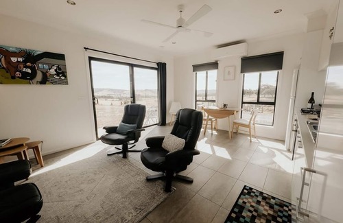 Raglan House | RAGLAN Retreat Victoria - Peaceful Mountainside Views