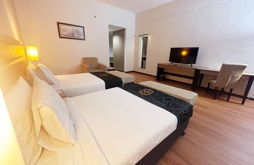 Kampung Telaga Batin Hotel | Raia Hotel & Convention Centre Terengganu