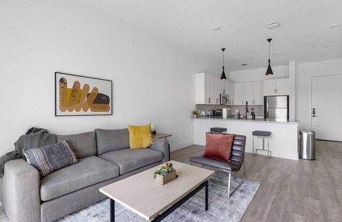 Denton Apartment | Railyard 1BD 22 - One Bedroom Apartment, Sleeps 2