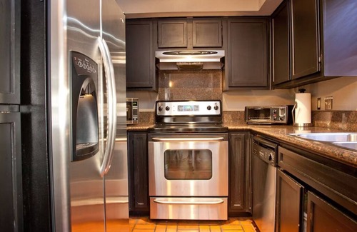 Waller Creek District Condo | Railyard Oasis 3 Bedrooms