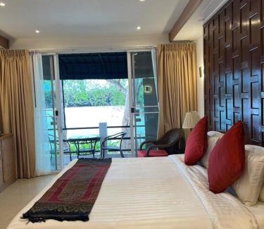 Bang Khla House | Rainbow Arokaya Holistic Longevity Wellness Resort - Riverfront Room 8
