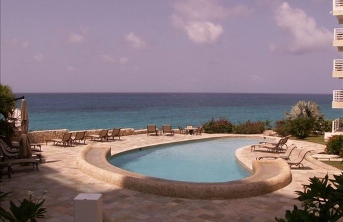 Maho Condo | Rainbow Beach Club 2 Bedroom Condo - Our Rose in Winter