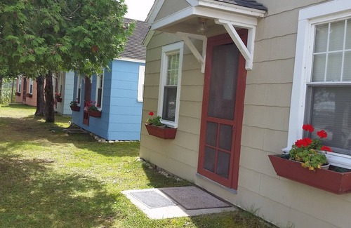 Cedarville Cabin | Rainbow Cabins - Beige Cabin #1