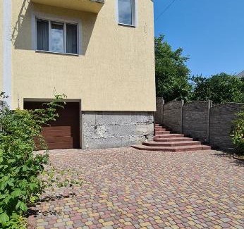 Yavory Villa | Rainbow Villa parking