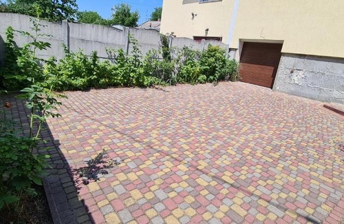Yavory Villa | Rainbow Villa parking