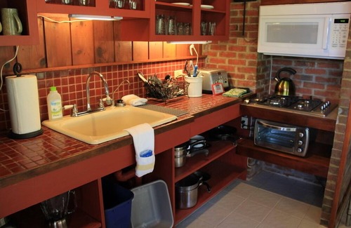 Jimenez Bed & Breakfast | Rainforest Inn